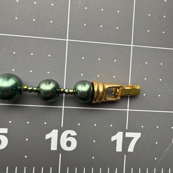Kissaka Green Glass Bead Faux Pearl Necklace With Gold-Tone Clasp Elegant Design - Picture 8 of 8